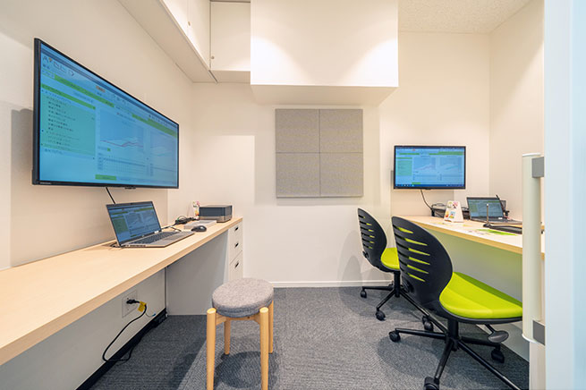 聴力測定機器でお客様の聞こえに合わせて提案